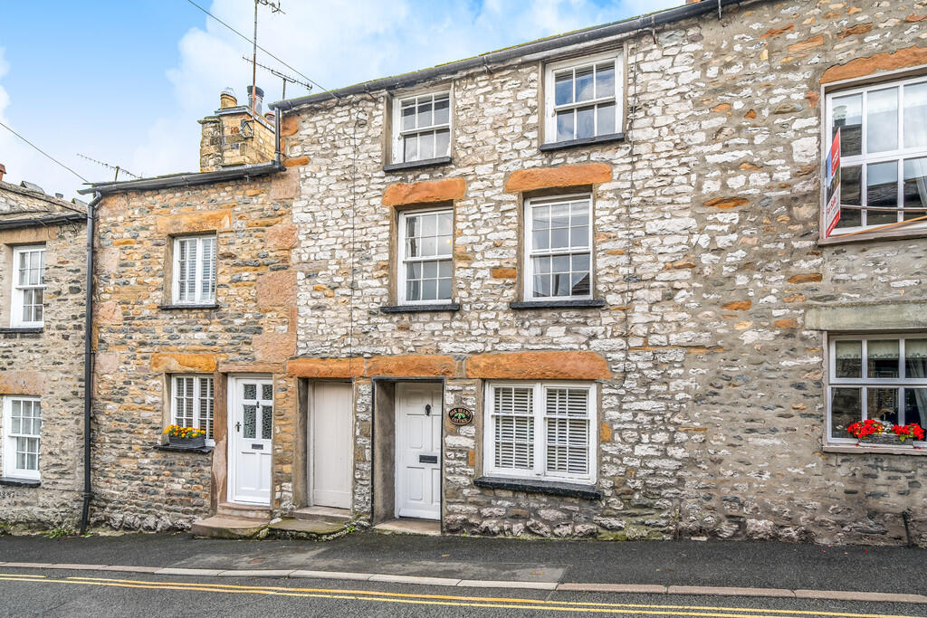 3 bed Mid Terraced House for rent in Kirkby Lonsdale. From Hackney & Leigh - Kendal 3 bed Mid Terraced House for rent in Kirkby Lonsdale. From Hackney & Leigh - Kendal