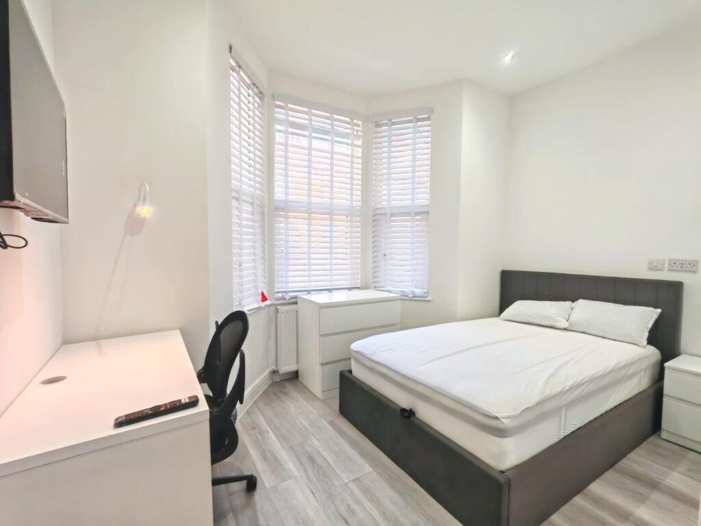 1 bed Mid Terraced House for rent in Southend-on-Sea. From Concord Property Limited - Mistley 1 bed Mid Terraced House for rent in Southend-on-Sea. From Concord Property Limited - Mistley