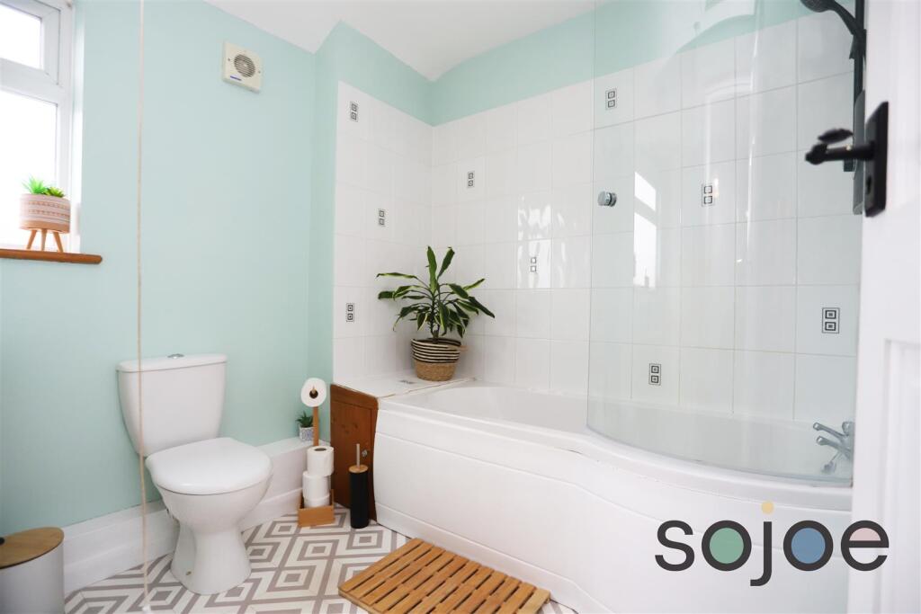 2 bed Mid Terraced House for rent in Corton. From Paul Hubbard Estate Agents - Lowestoft