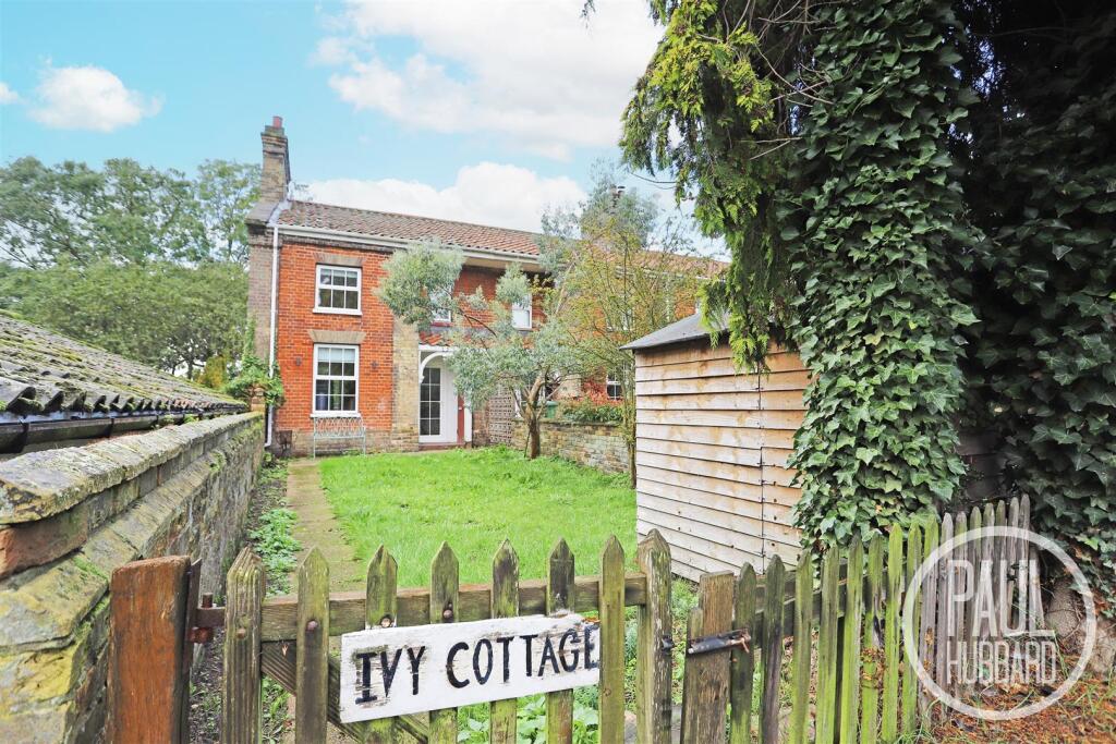 2 bed Cottage for rent in Somerleyton. From Paul Hubbard Estate Agents - Lowestoft