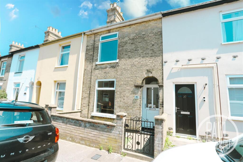 2 bed Mid Terraced House for rent in Kessingland. From Paul Hubbard Estate Agents - Lowestoft