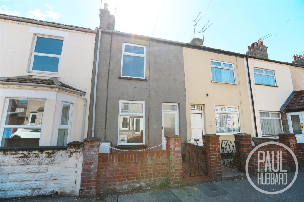 3 bed Mid Terraced House for rent in Lowestoft. From Paul Hubbard Estate Agents - Lowestoft 3 bed Mid Terraced House for rent in Lowestoft. From Paul Hubbard Estate Agents - Lowestoft