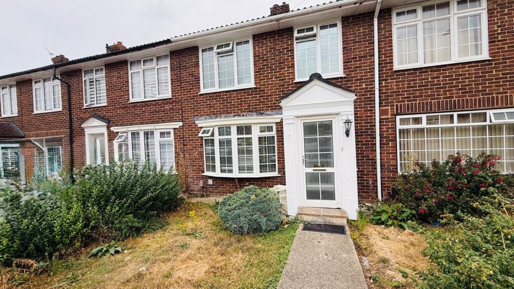 3 bed Mid Terraced House for rent in Bredhurst. From Jacksons Estate Agents - Gillingham