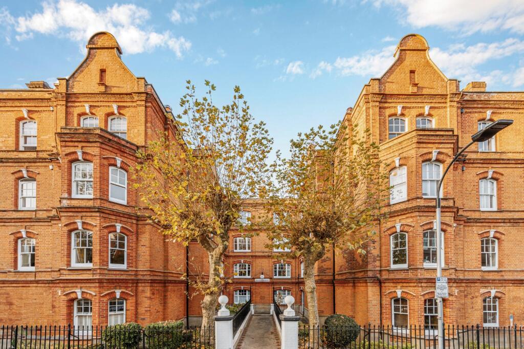 2 bed 1st Floor Flat for rent in London. From Shaws Kensington - Kensington