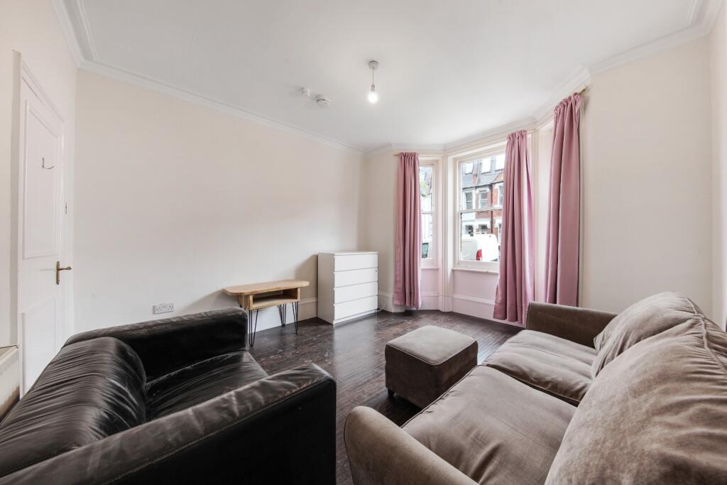 1 bed Apartment for rent in Fulham. From Shaws Kensington - Kensington