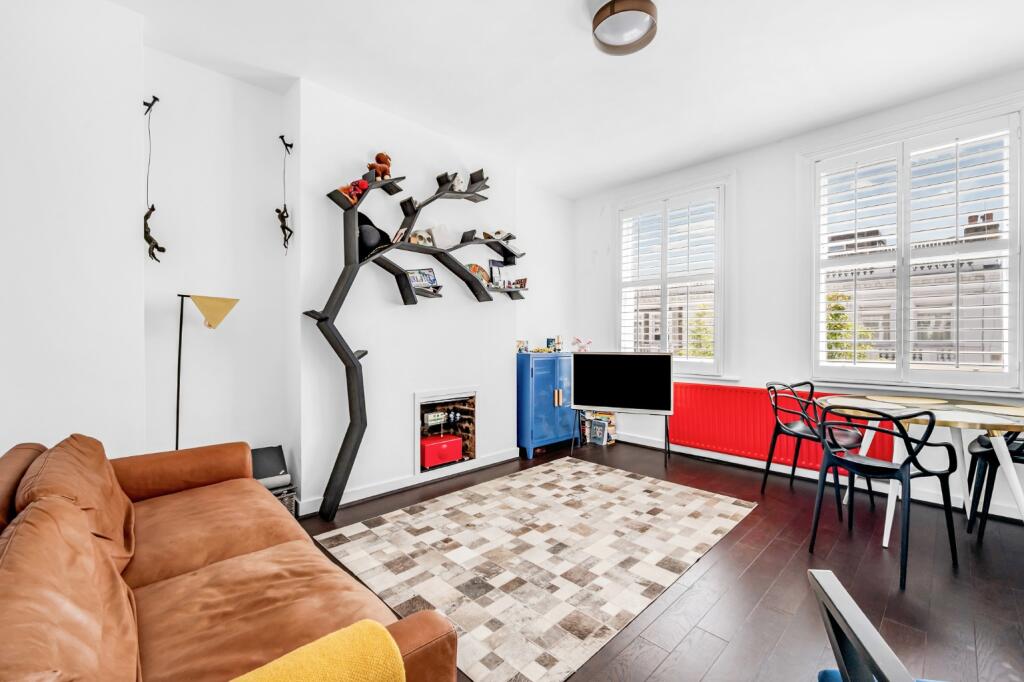 1 bed 1st Floor Flat for rent in Hammersmith. From Shaws Kensington - Kensington