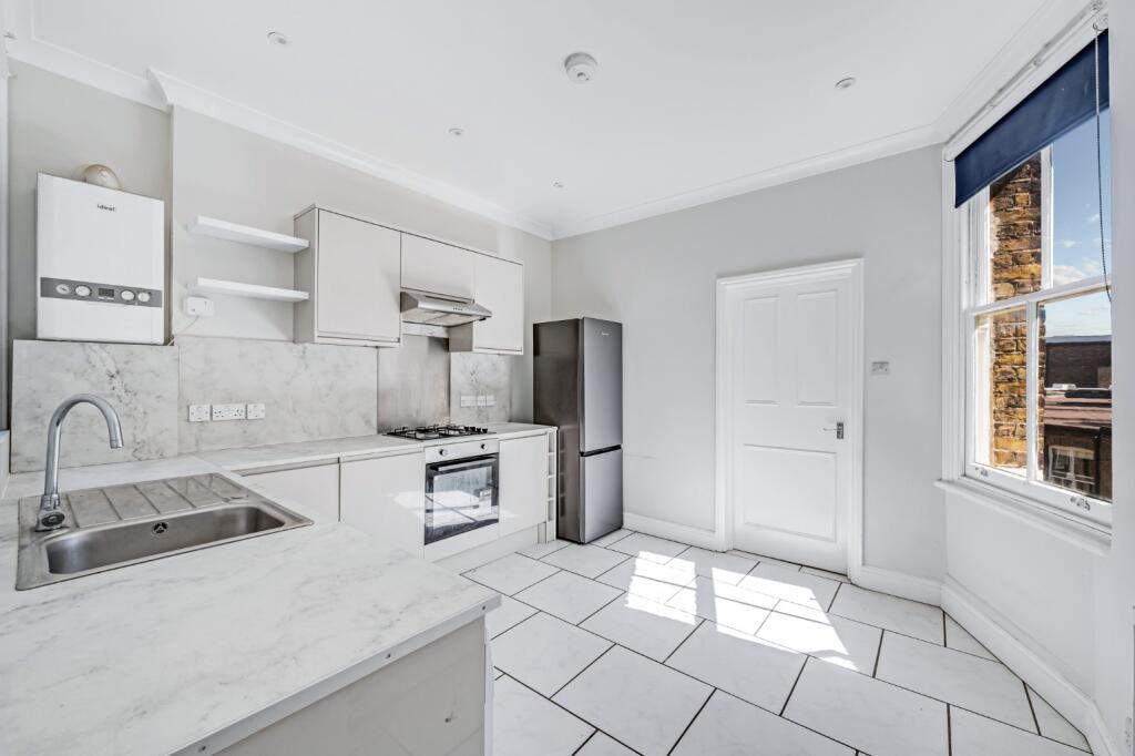 1 bed 1st Floor Flat for rent in London. From Shaws Kensington - Kensington