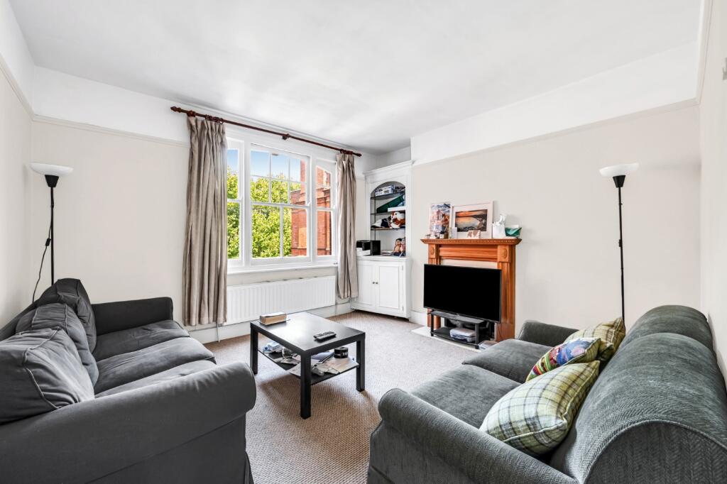 2 bed 1st Floor Flat for rent in Fulham. From Shaws Kensington - Kensington