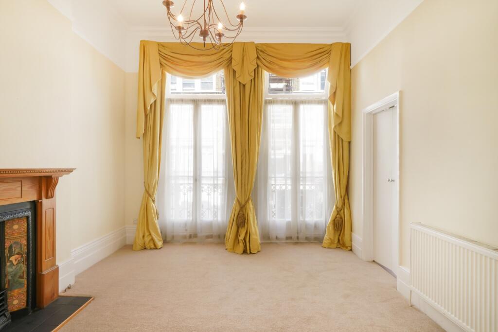 2 bed 1st Floor Flat for rent in Kensington. From Shaws Kensington - Kensington