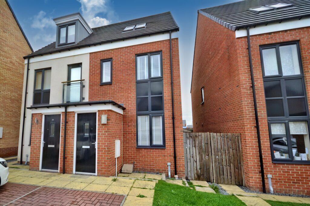 3 bed Town House for rent in Hazlerigg. From Bird House Properties - Newcastle Upon Tyne 3 bed Town House for rent in Hazlerigg. From Bird House Properties - Newcastle Upon Tyne