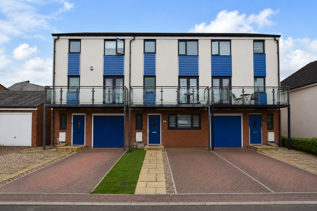 4 bed Town House for rent in Hazlerigg. From Bird House Properties - Newcastle Upon Tyne 4 bed Town House for rent in Hazlerigg. From Bird House Properties - Newcastle Upon Tyne