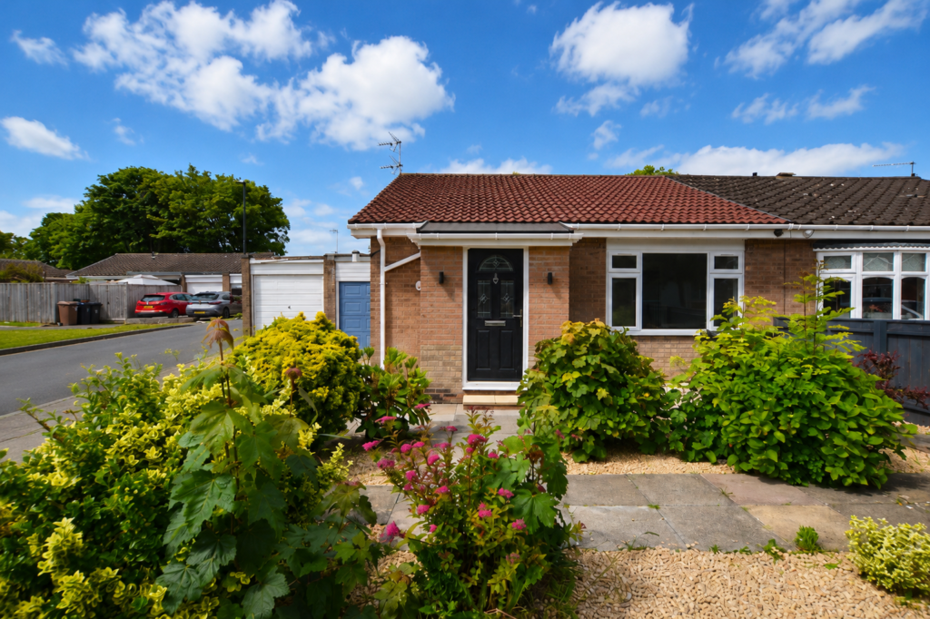 3 bed Semi-detached bungalow for rent in Brunswick Village. From Bird House Properties - Newcastle Upon Tyne 3 bed Semi-detached bungalow for rent in Brunswick Village. From Bird House Properties - Newcastle Upon Tyne