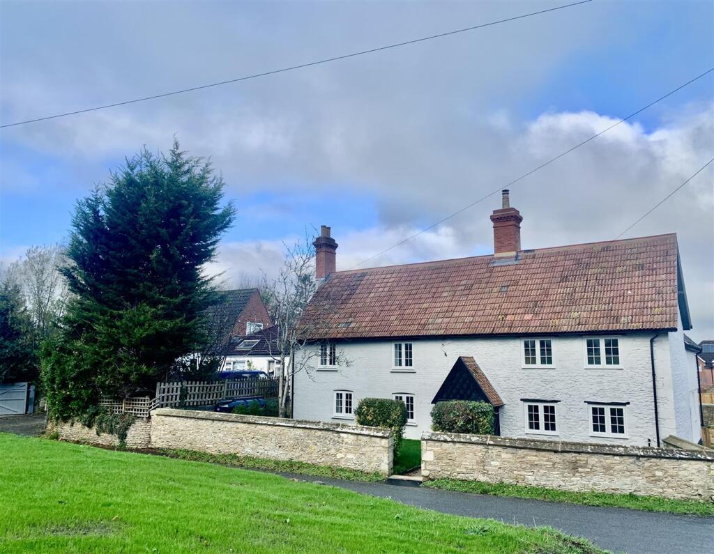 4 bed Detached for rent in Trowbridge. From Strakers - Devizes & Pewsey Vale