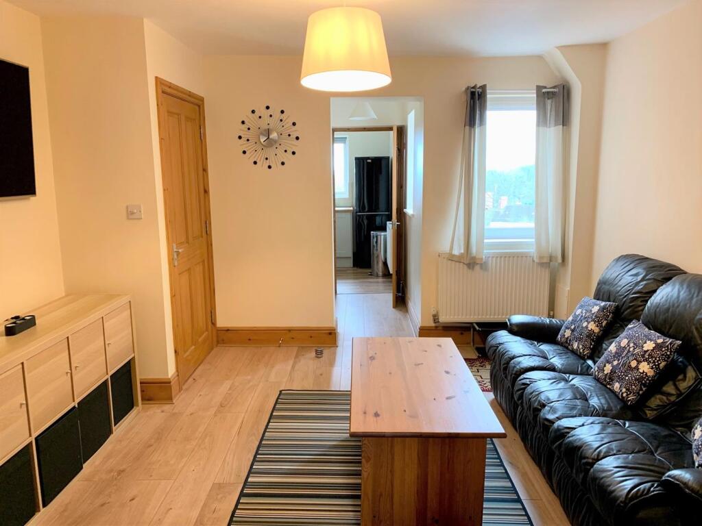 2 bed 1st Floor Flat for rent in Swindon. From Strakers - Devizes & Pewsey Vale