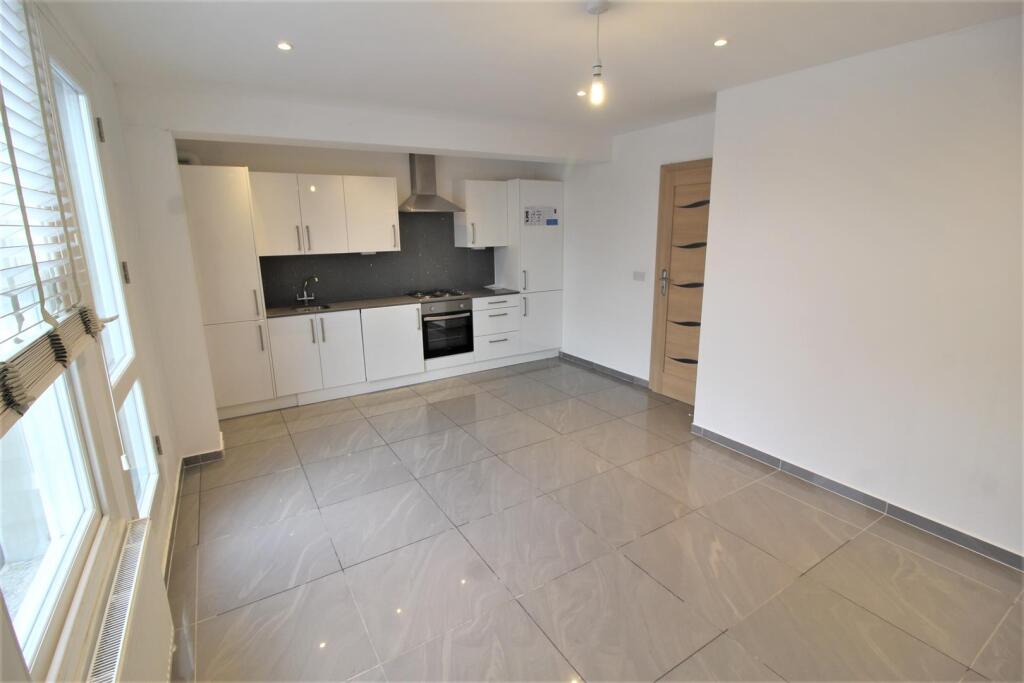 1 bed 1st Floor Flat for rent in Kington St Michael. From Strakers - Devizes & Pewsey Vale