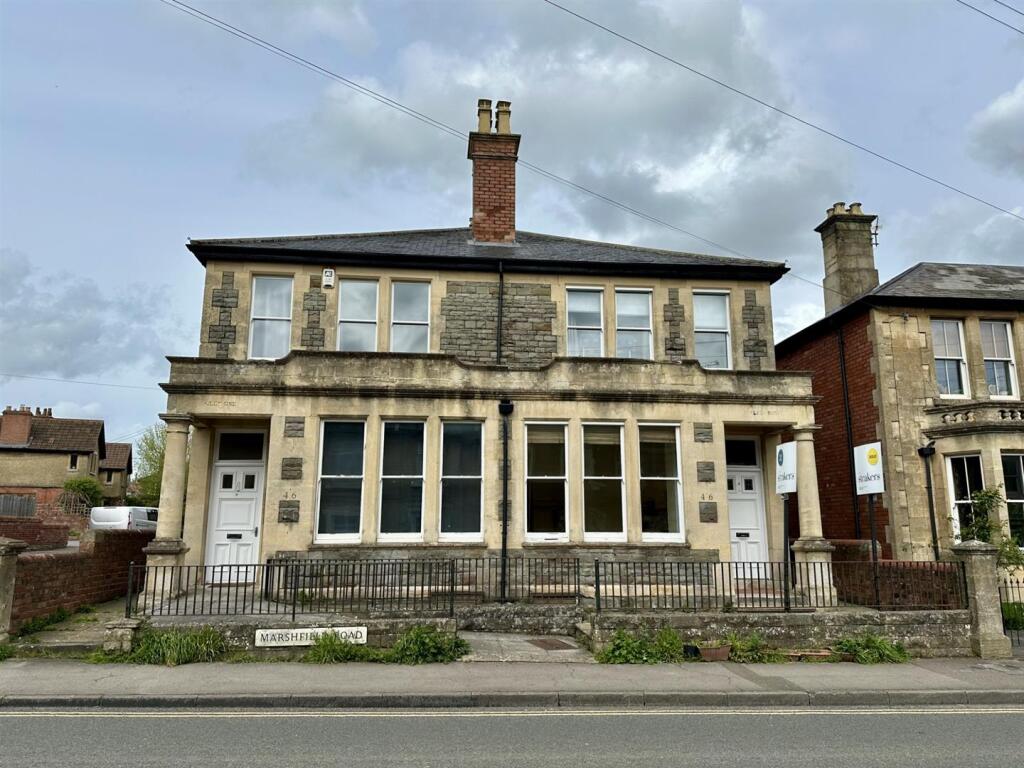 2 bed 1st Floor Flat for rent in Chippenham. From Strakers - Devizes & Pewsey Vale