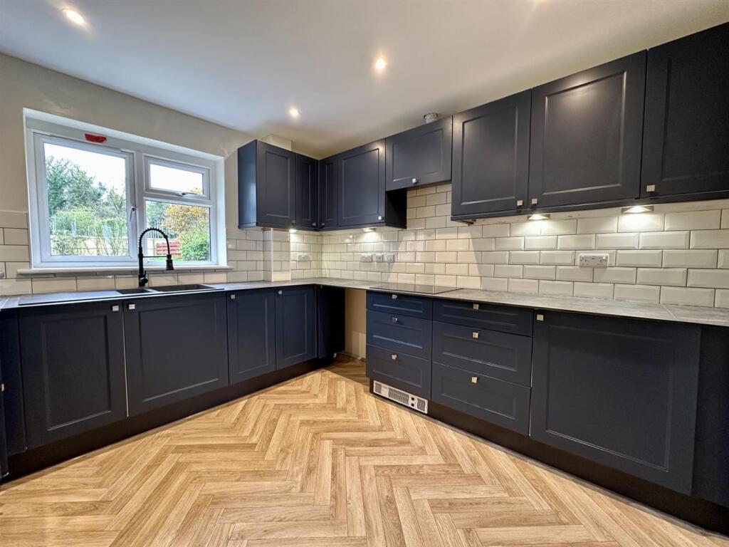 4 bed Detached for rent in Calne. From Strakers - Devizes & Pewsey Vale