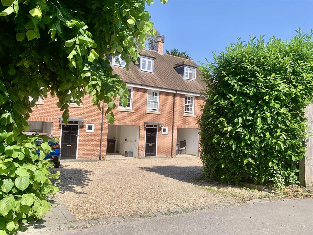 3 bed Mid Terraced House for rent in Manningford Bohune. From Strakers - Devizes & Pewsey Vale