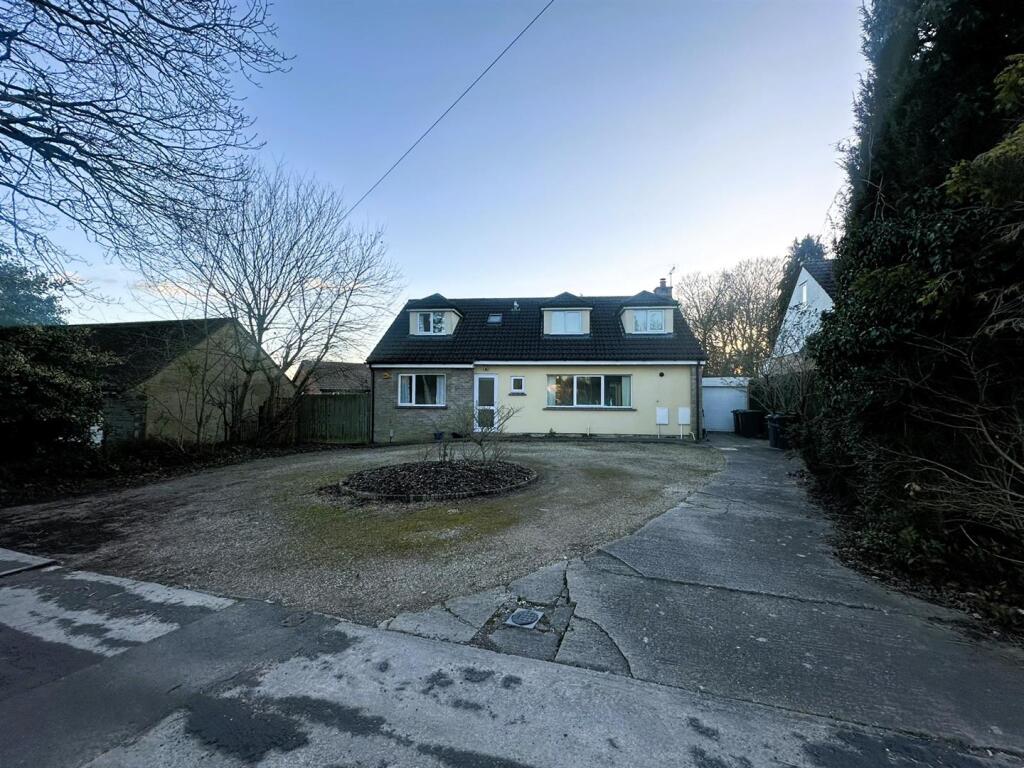 5 bed Detached for rent in Chippenham. From Strakers - Devizes & Pewsey Vale