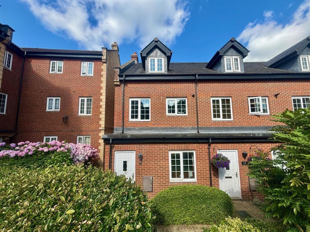 2 bed 1st Floor Flat for rent in Chippenham. From Strakers - Devizes & Pewsey Vale 2 bed 1st Floor Flat for rent in Chippenham. From Strakers - Devizes & Pewsey Vale