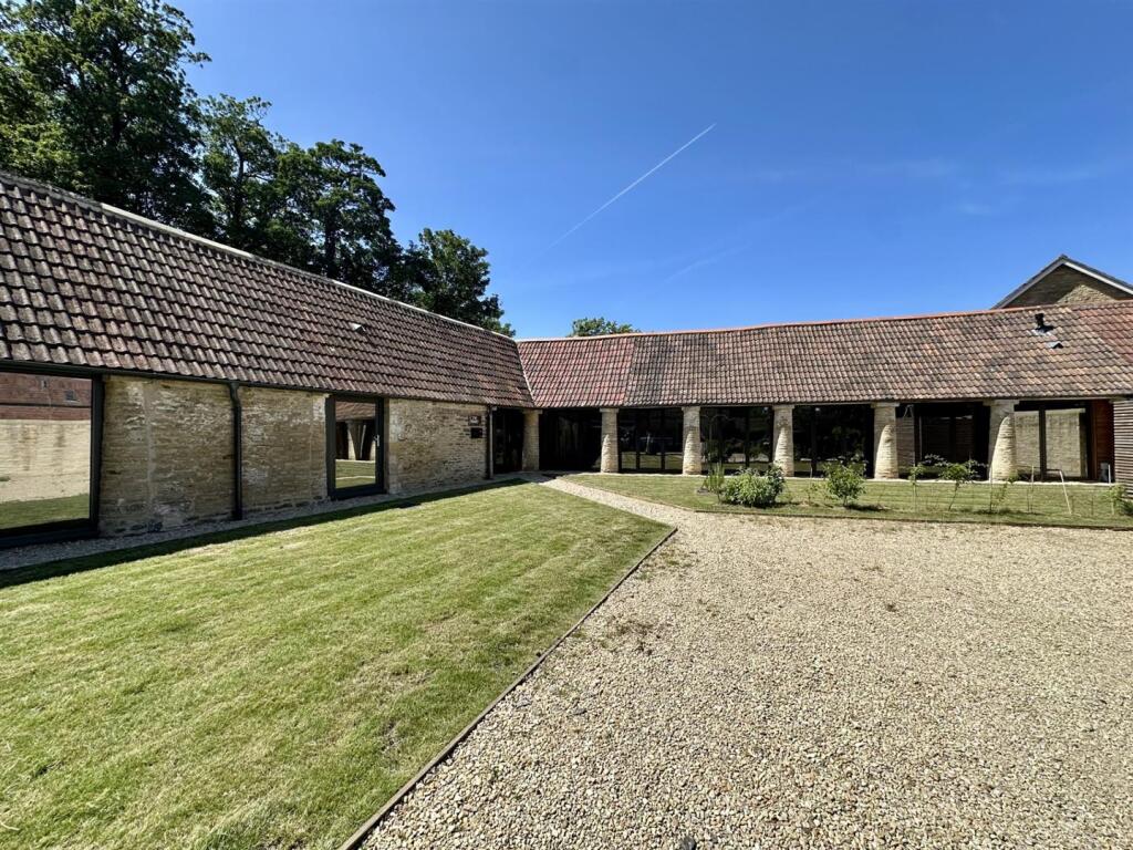 2 bed Barn Conversion for rent in Grittleton. From Strakers - Devizes & Pewsey Vale