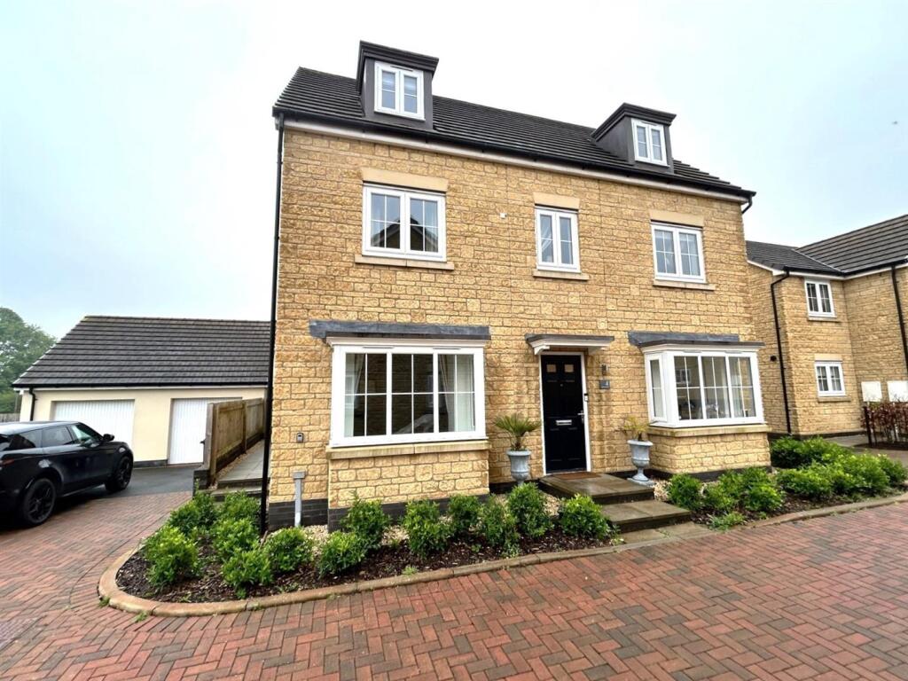 5 bed Detached for rent in . From Strakers - Devizes & Pewsey Vale