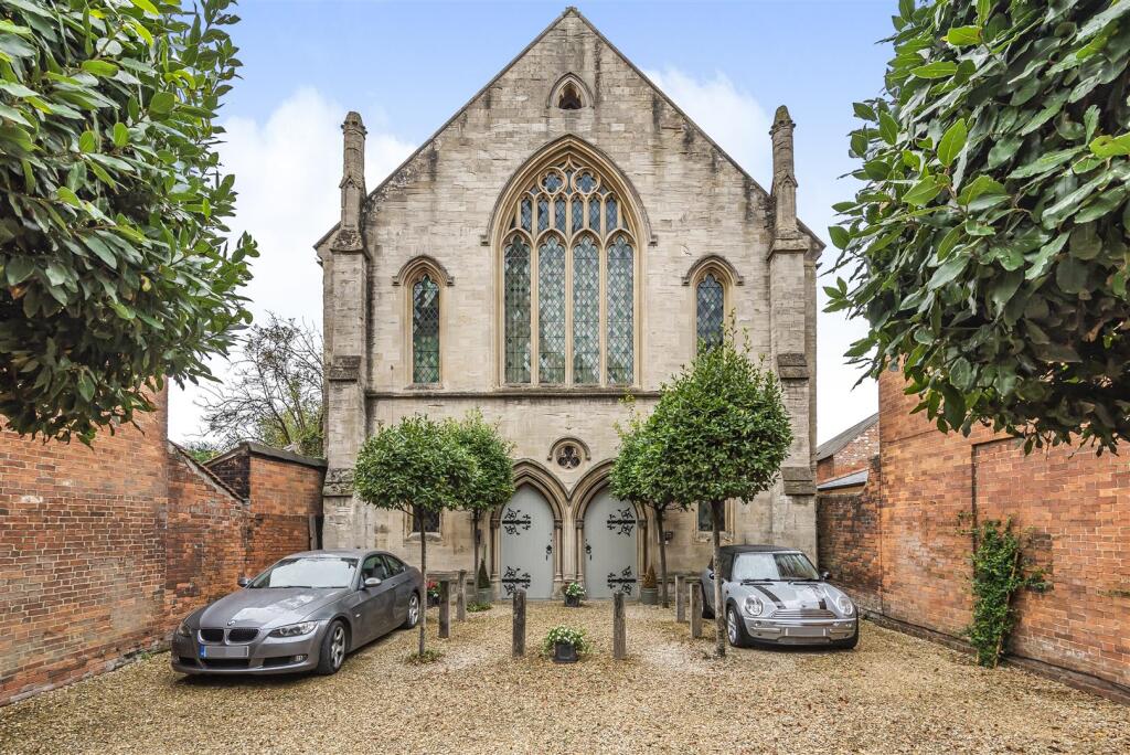 1 bed 1st Floor Flat for rent in Devizes. From Strakers - Devizes & Pewsey Vale