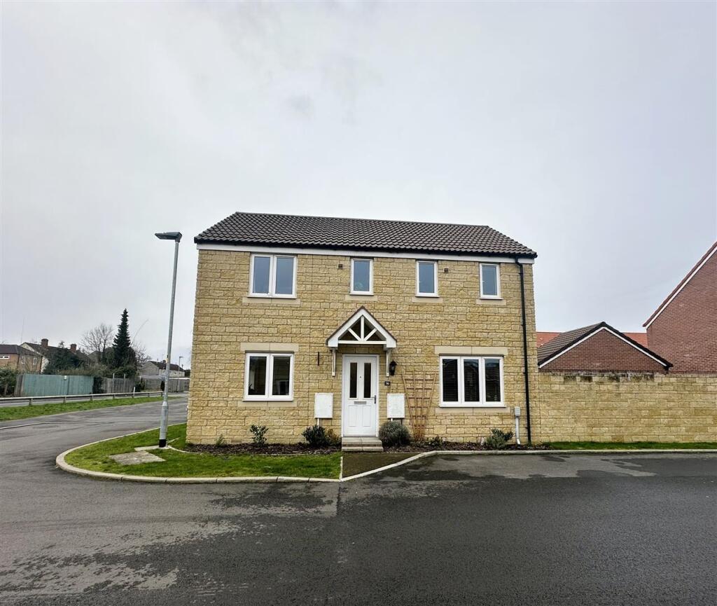 3 bed Detached for rent in Chippenham. From Strakers - Devizes & Pewsey Vale