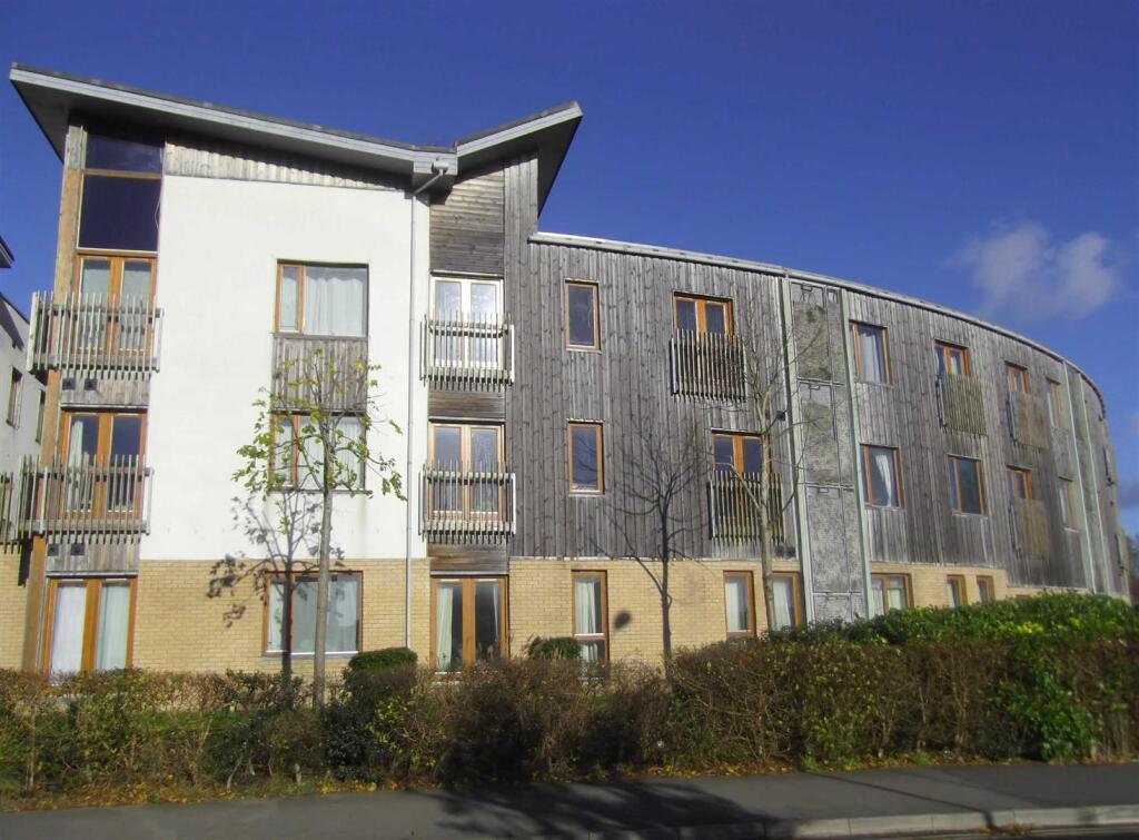 1 bed 1st Floor Flat for rent in Chippenham. From Strakers - Devizes & Pewsey Vale