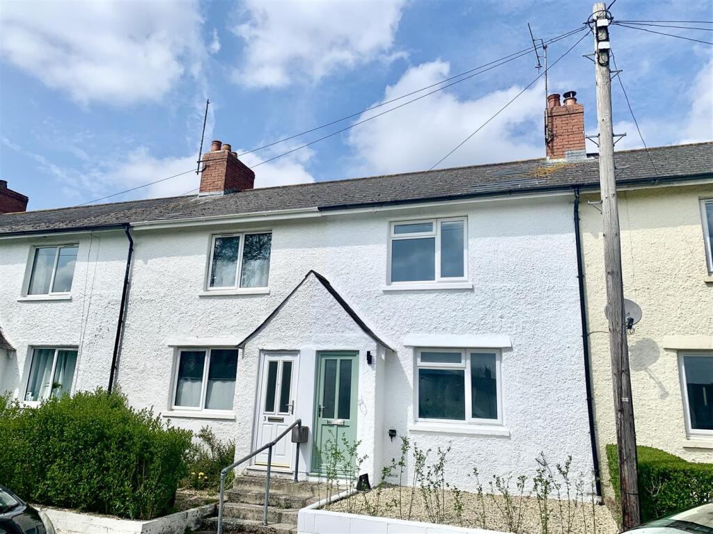 2 bed Mid Terraced House for rent in Pewsey. From Strakers - Devizes & Pewsey Vale