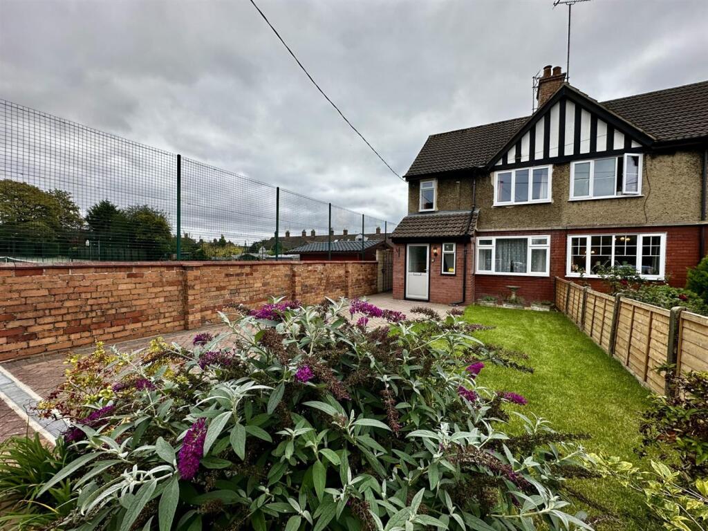 2 bed Semi Detached for rent in Chippenham. From Strakers - Devizes & Pewsey Vale 2 bed Semi Detached for rent in Chippenham. From Strakers - Devizes & Pewsey Vale