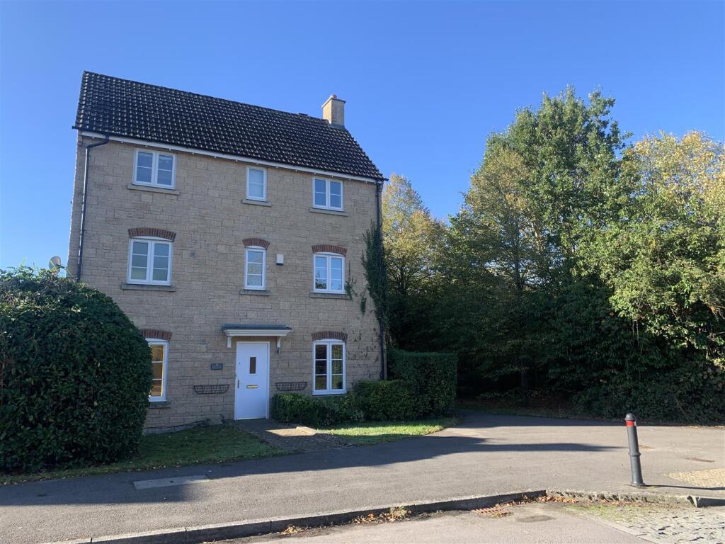 4 bed Link detached for rent in Derry Hill. From Strakers - Devizes & Pewsey Vale