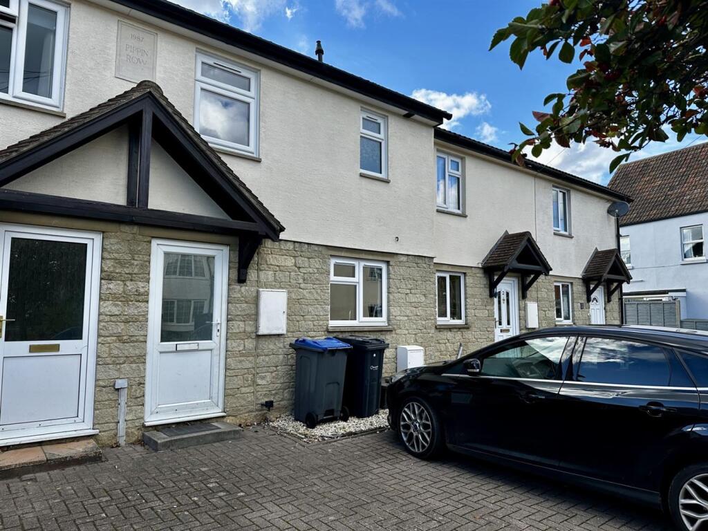 3 bed Mid Terraced House for rent in Calne. From Strakers - Devizes & Pewsey Vale
