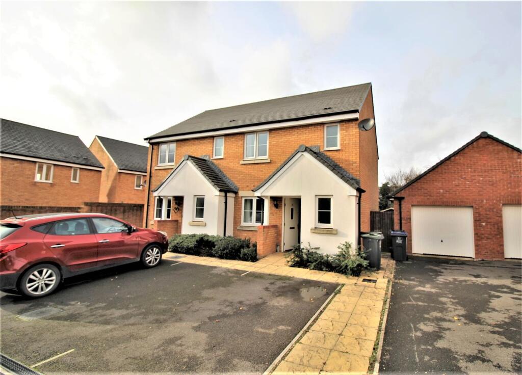 3 bed Semi Detached for rent in Calne. From Strakers - Devizes & Pewsey Vale 3 bed Semi Detached for rent in Calne. From Strakers - Devizes & Pewsey Vale