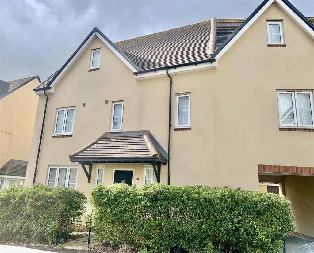 3 bed Semi Detached for rent in Malmesbury. From Strakers - Malmesbury