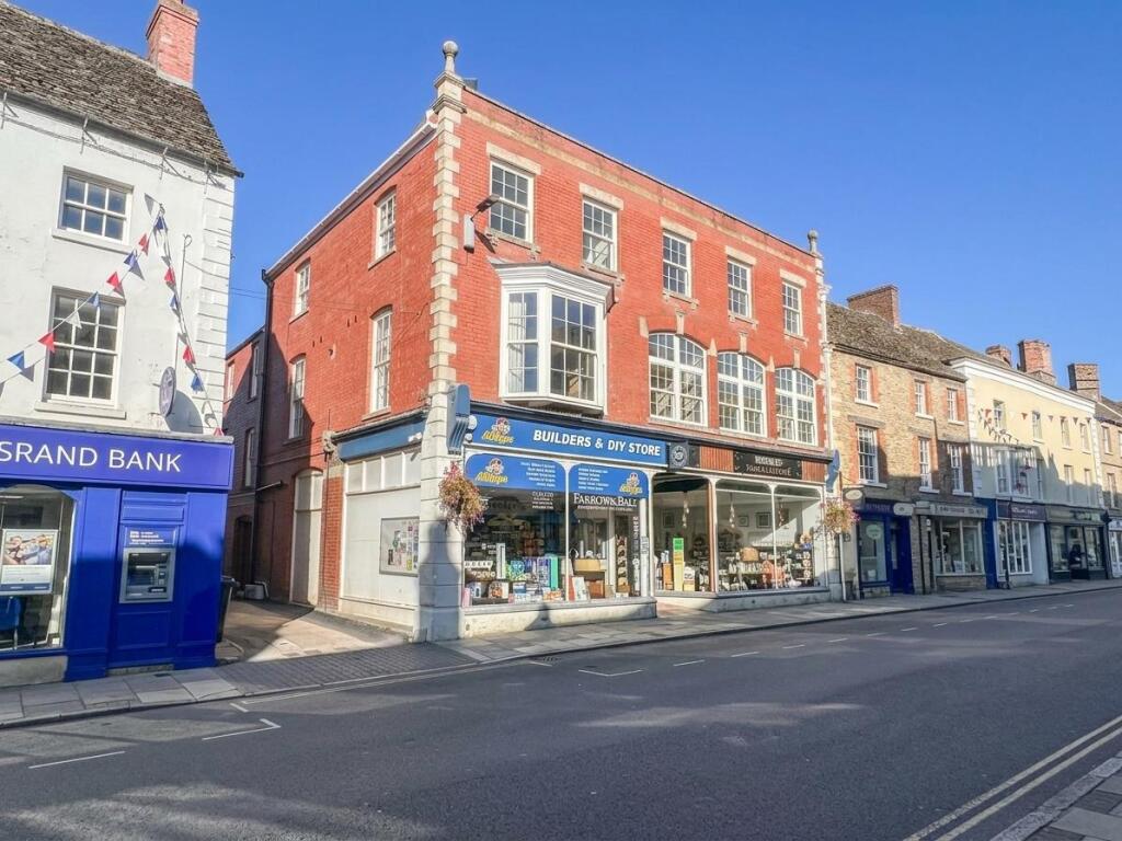 2 bed 1st Floor Flat for rent in Malmesbury. From Strakers - Malmesbury