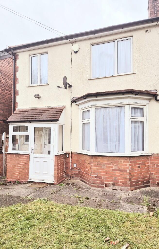 3 bed Semi Detached for rent in Lower Penn. From Imperial Lettings - Oldbury