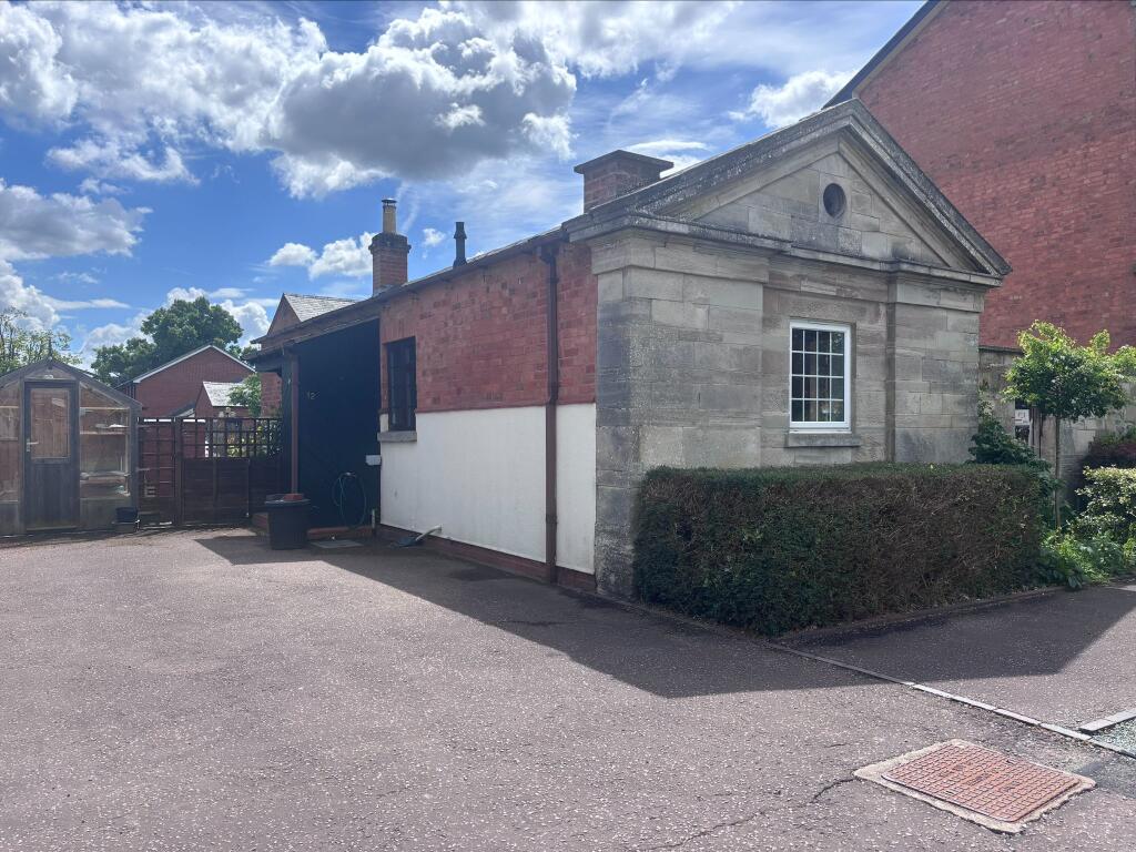 1 bed Detached bungalow for rent in Alcester. From Sanders & Sanders - Alcester