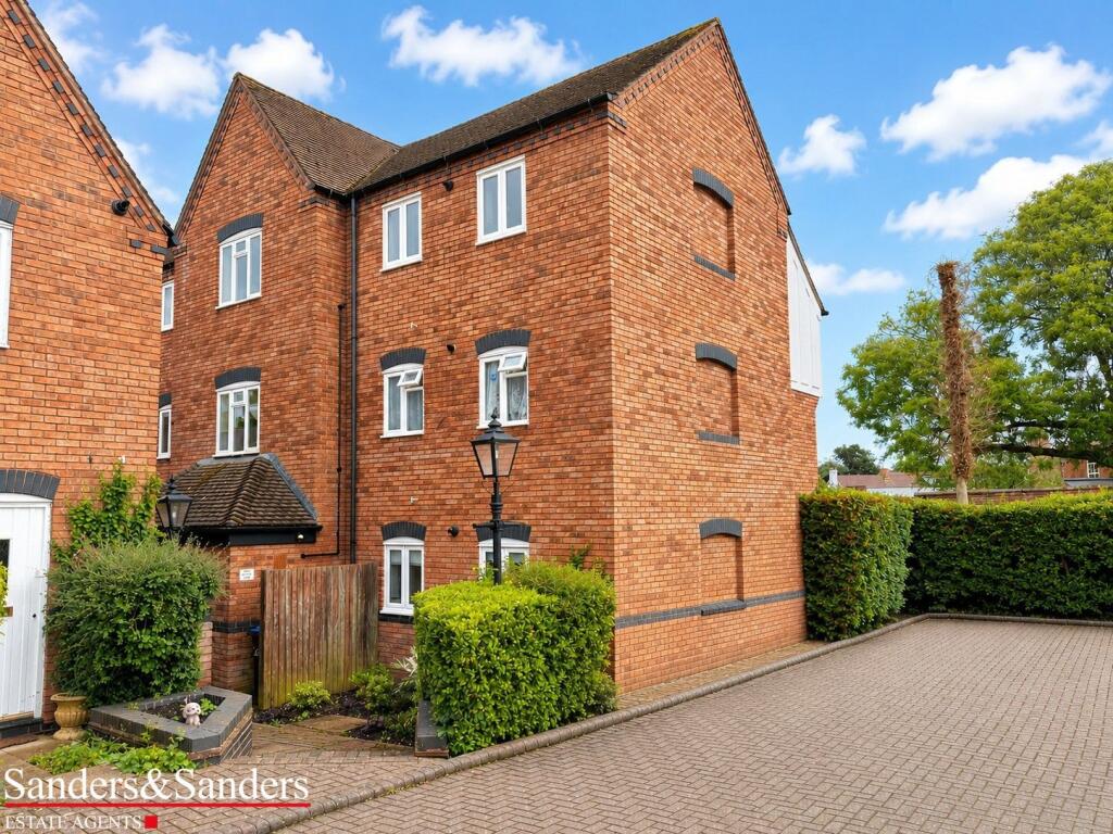 2 bed Apartment for rent in Alcester. From Sanders & Sanders - Alcester 2 bed Apartment for rent in Alcester. From Sanders & Sanders - Alcester