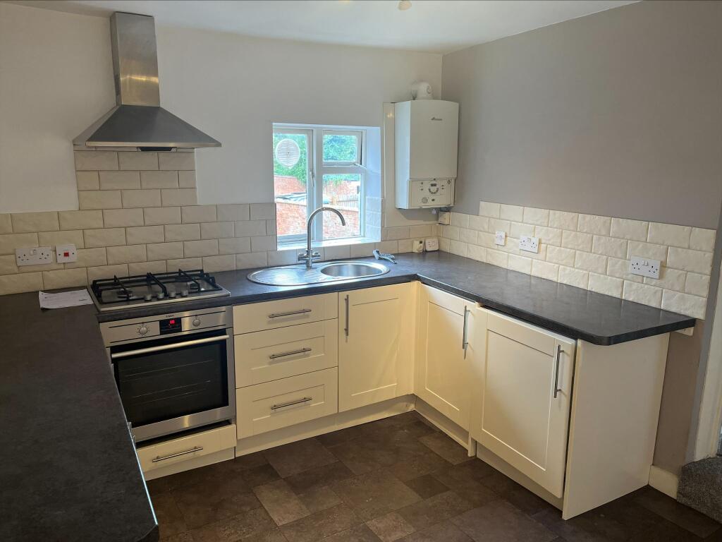 2 bed Apartment for rent in Alcester. From Sanders & Sanders - Alcester 2 bed Apartment for rent in Alcester. From Sanders & Sanders - Alcester