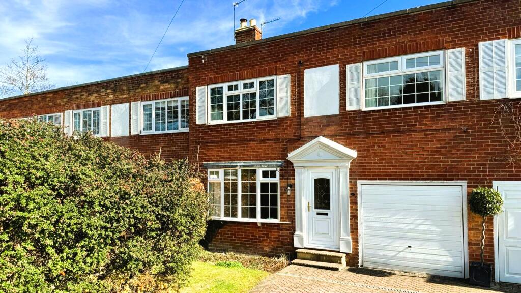 4 bed Town House for rent in Pannal. From Walker Smale - West Park 4 bed Town House for rent in Pannal. From Walker Smale - West Park