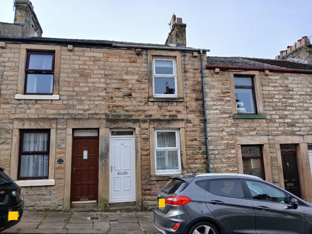 2 bed Mid Terraced House for rent in Lancaster. From Sue Bridges - Lancaster