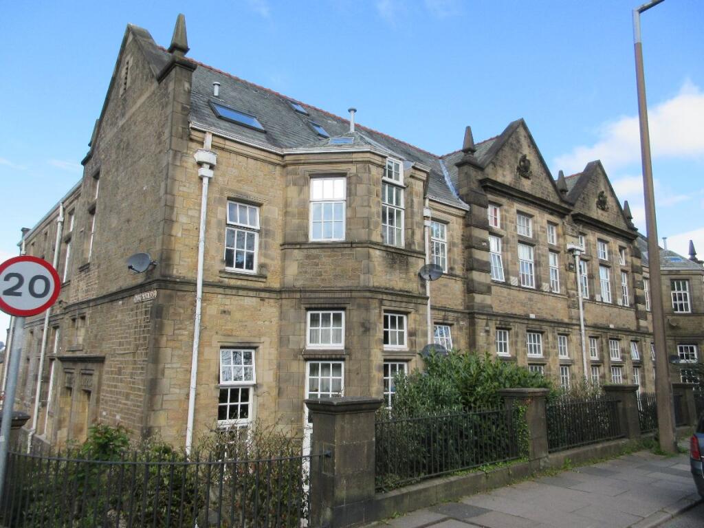 2 bed 1st Floor Flat for rent in Lancaster. From Sue Bridges - Lancaster