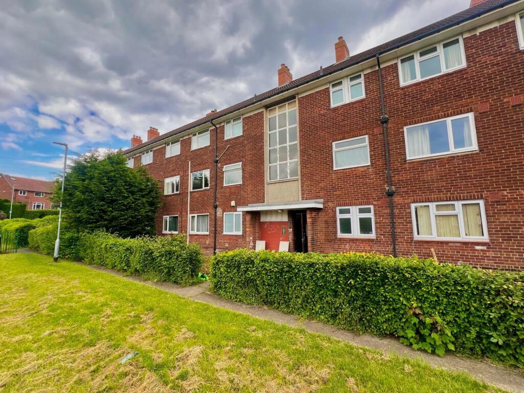 2 bed 1st Floor Flat for rent in Bramhope. From Linley & Simpson - Horsforth