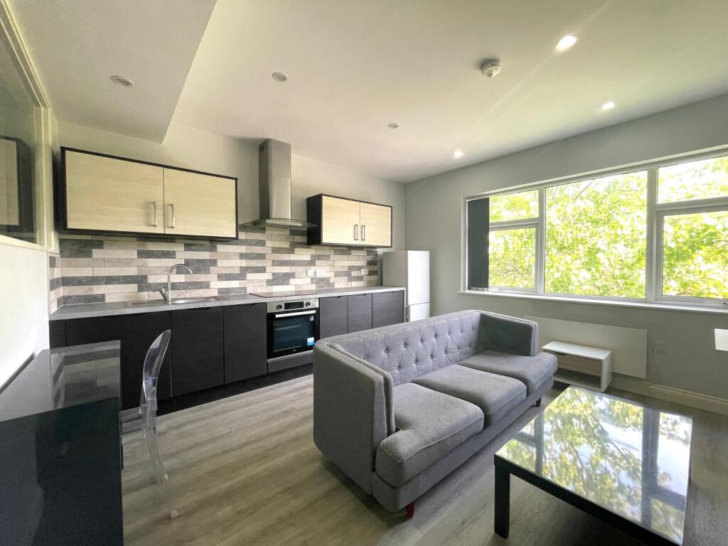 4 bed 1st Floor Flat for rent in Horsforth. From Linley & Simpson - Horsforth