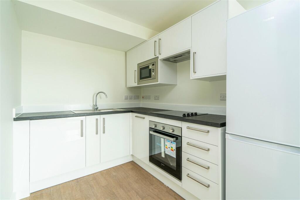 1 bed Apartment for rent in Luton. From Orchards Estate Agents