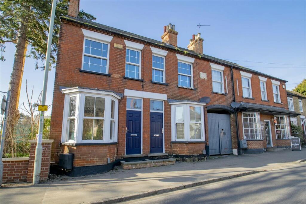 3 bed End Terraced House for rent in Ampthill. From Orchards Estate Agents