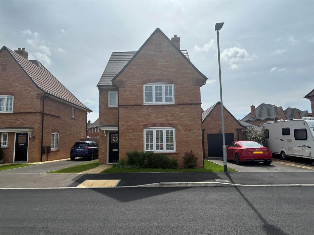 3 bed Detached House for rent in . From Orchards Estate Agents