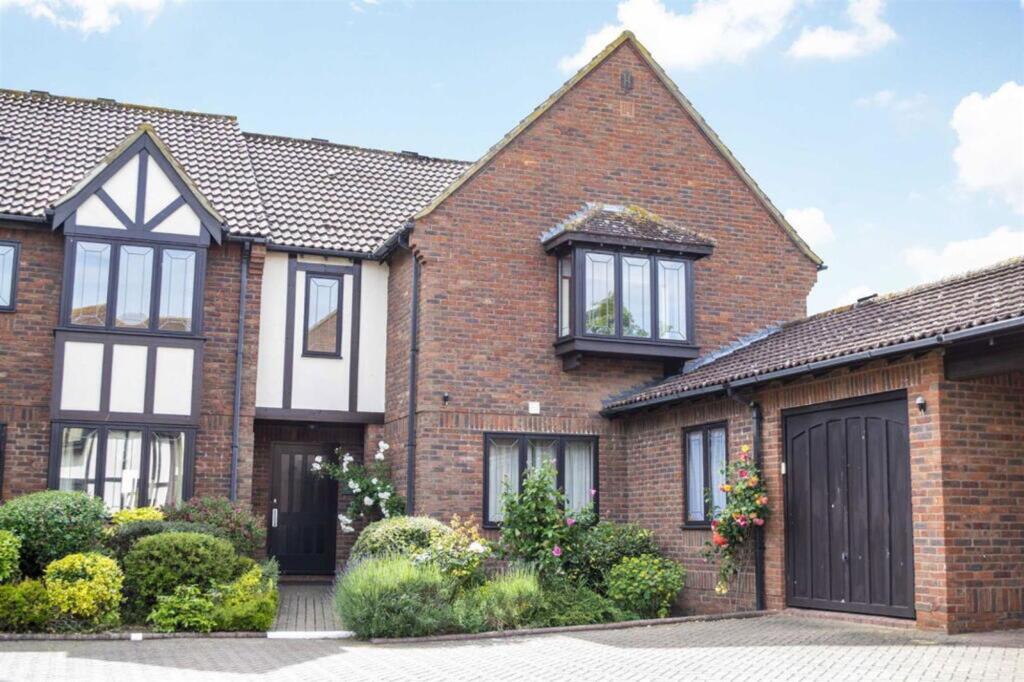 2 bed 1st Floor Flat for rent in Silsoe. From Orchards Estate Agents - Bedfordshire