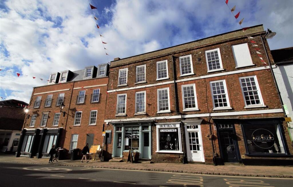 1 bed 1st Floor Flat for rent in Ampthill. From Orchards Estate Agents - Bedfordshire